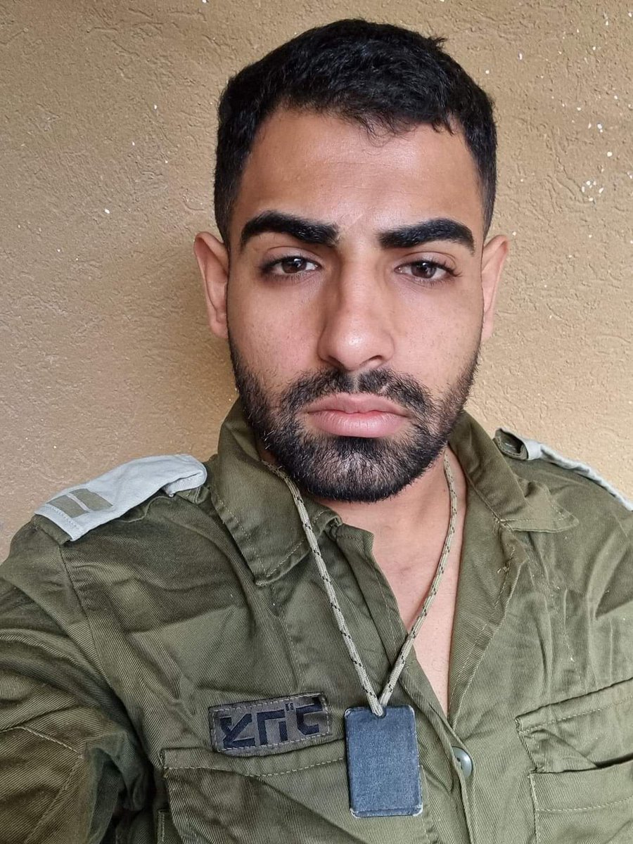 אני סטודנט בדואי ישראלי בטכניון, מצפון הארץ, יומיים לפני מבחן וקיבלתי צו 8.

"נלחמים על הבית שלנו".

זה לא ערבי יהודי, שחור לבן, אשכנזי תימני, זה או עם ישראל או כלום 🇮🇱

אנחנו ננצח, עם ישראל ינצח 🇮🇱