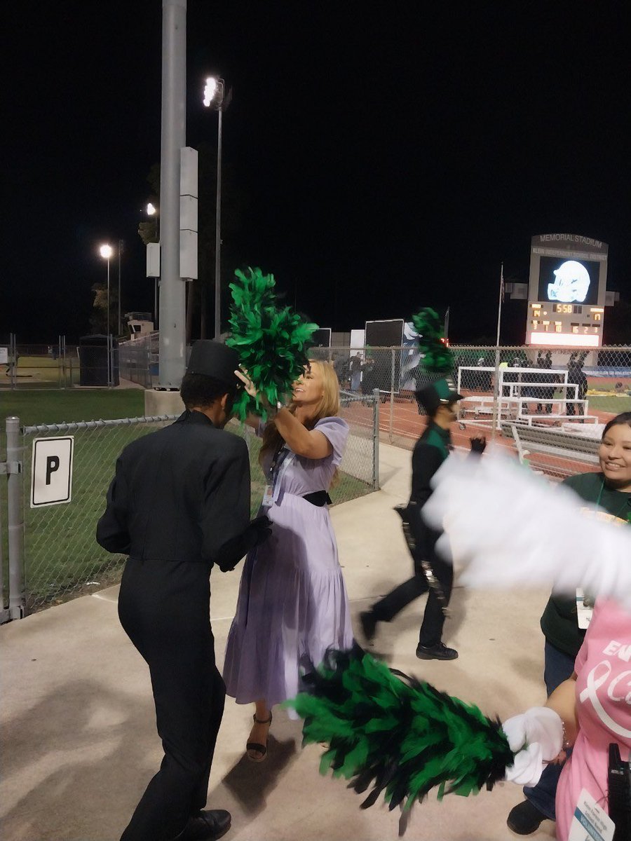 Our superintendent is awesome and the best in the business!! Thank you @jenny_mcgown for visiting the KF Band and helping us with our plumes at our game last night. The little things in Klein matter!! #OurSupeIsBetterThanYours @KleinISD #KleinFamily
