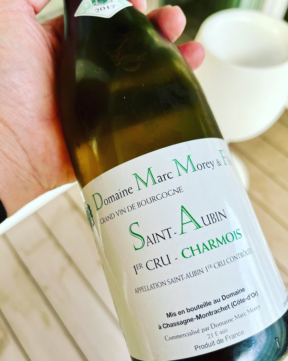 JBVino's tweet photo. Tijd voor een klassieke witte Bourgogne op de prachtige nazomerdag ☀️Cheers 🥂 https://t.co/EpIOd7fQMo