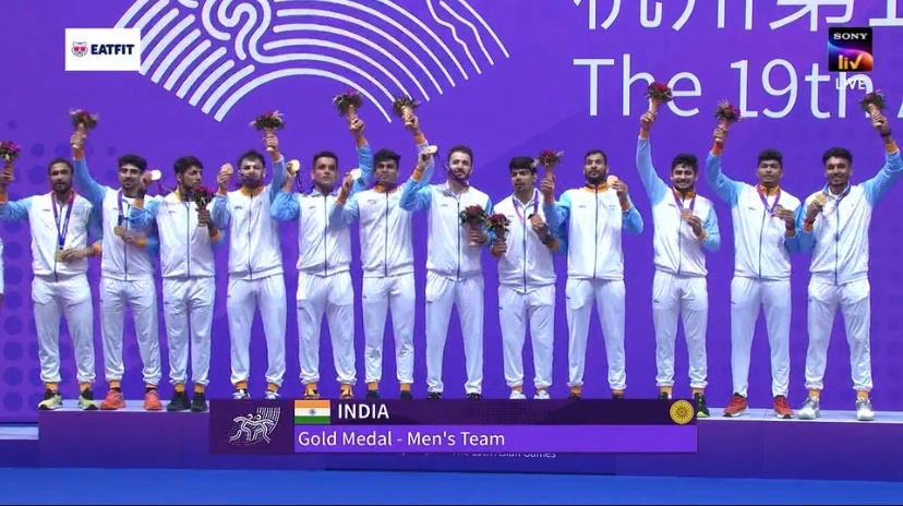 KanwariaSimran's tweet photo. Congratulations to Indian Men’s #kabbadi team for winning GOLD medal 🇮🇳🥇👏
Our team has proved their invincibility👏👍Played really well thoroughut the tournament 😍👏 #TeamIndia 
#AsianGames 
#IndiaAtAsianGames 
#Cheer4India https://t.co/6HvnMAlRTp