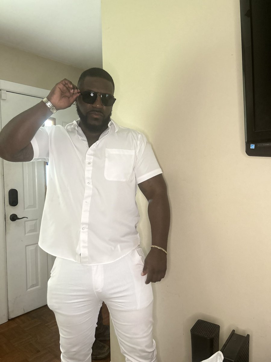 Deanwolf618's tweet image. 