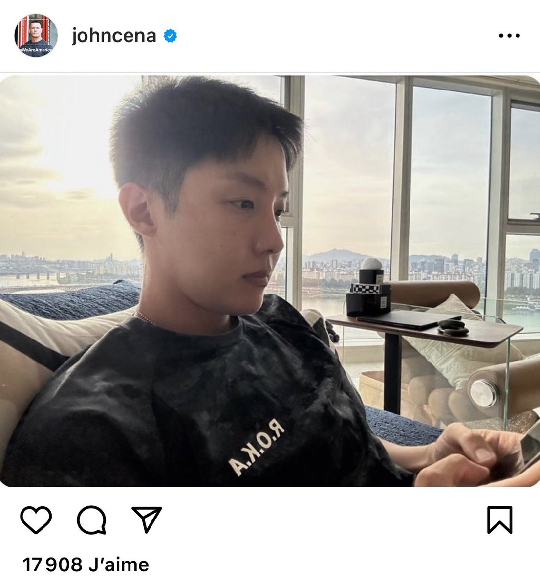 Je demande à tout le monde d’être attentif au lettre sur le t shirt 👀 John Cena est le rois du mystère sur Insta il va appeler un ancien ami à lui en novembre 👀

#WWEFastlane