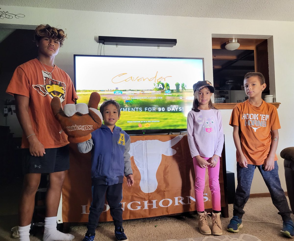 princessrae1's tweet photo. We are ready, even the grandbabies get involved! #letsgohorns #Texas #Alex #Brooklyn #Sawyer #benIII https://t.co/8s9FHtyJM5