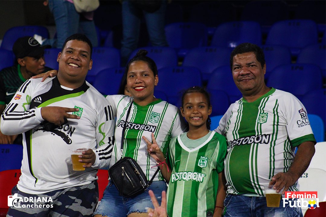 #Galería | #Hinchada 

Así vivieron la victoria los hinchas de <a href="/naloficialfem/">Atlético Nacional Femenino</a> que acompañaron a las 'verdolagas' en su debut en el Pascual Guerrero de Cali 😀🎊 

📸 Adriana Lancheros