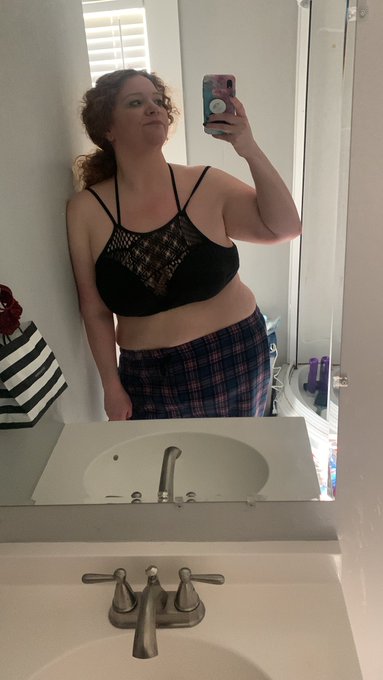 GM clean bathroom clean mirror no makeup no filter morning https://t.co/wUSKXHzUkn
