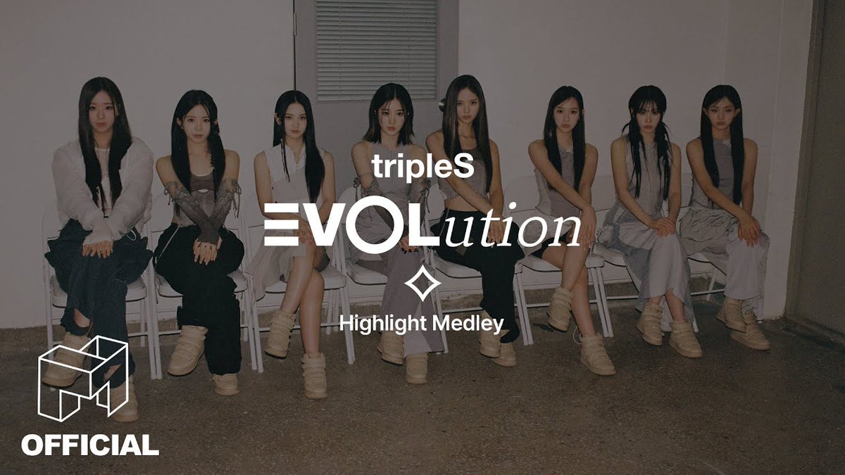kotoneluv's tweet photo. WAIT I JUST NOTICED  
LOVElution SEATED    EVOLution SEATED https://t.co/5WIbRc2QpY