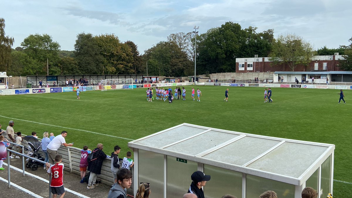 FULL TIME

<a href="/cheshamutdfc/">Chesham United FC</a> 4
<a href="/ETFCOfficial/">Enfield Town FC</a> 3

Chesham win a 7 goal thriller here at the Meadow to advance in the Isuzu FA Trophy

Best of luck to Enfield for the rest of the season
