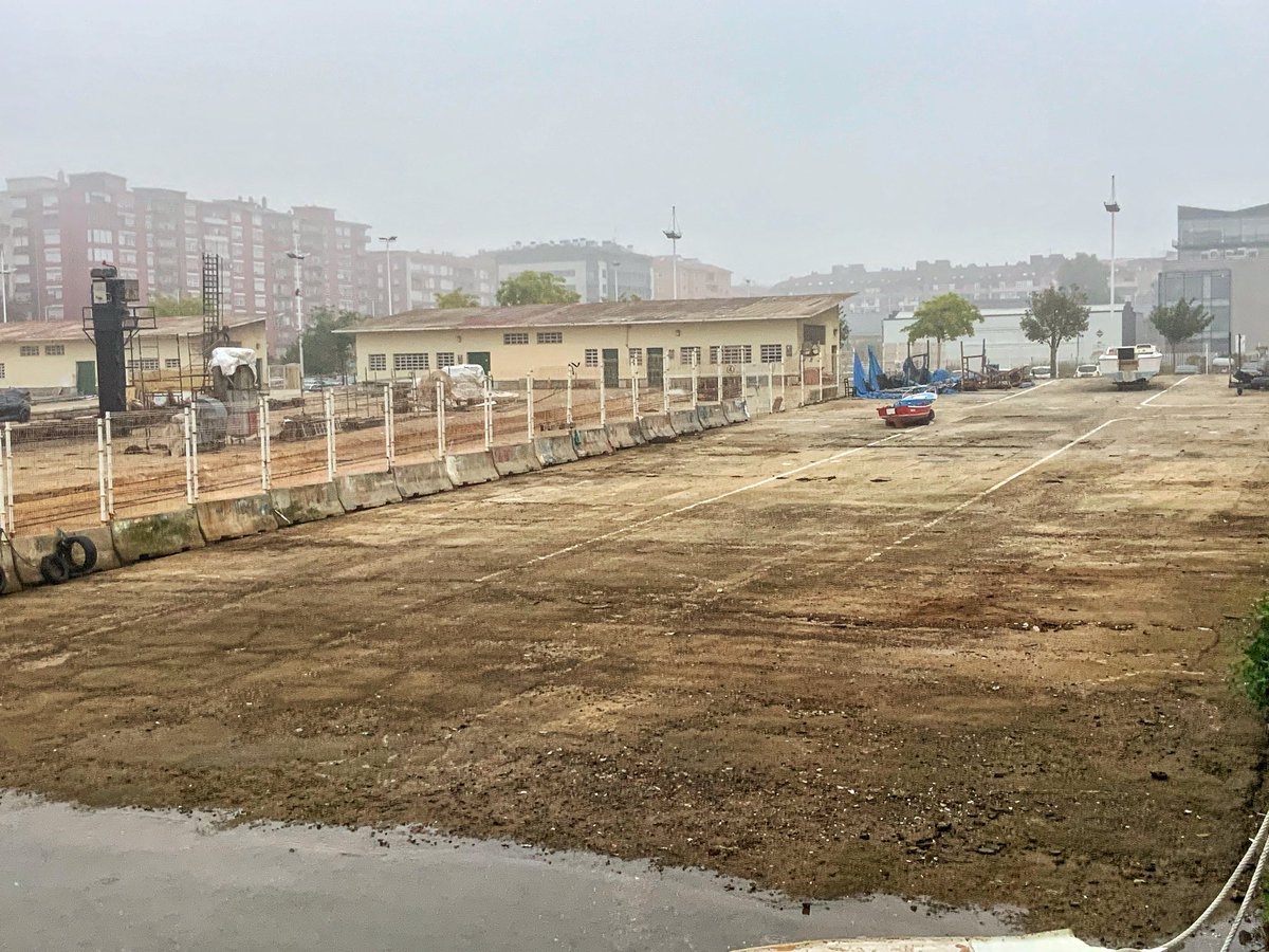 Da gusto ver esta zona del barrio pesquero… que por cierto, estaba muy abandonada. Parece que empieza el entendimiento entre el Puerto y Ayuntamiento.
Eltomavistasdesantander.com