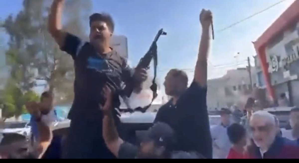 ayaa00's tweet image. المشاهد (مشاهد تعرية النساء واغتصابها والتنكيل بها ثم صياحهم بشعار الله أكبر) التي تأتي من فلسطين والتي يقوم بها كلاب دحلان الذين يريدون تشويه القضية الفلسطينية امام العالم، وإظهار الفلسطينيين كمجموعة من الهمج مغتصبي النساء لا يعرفون حرمةً للدين، هذه المشاهد تبعث عَلى الريبة، في…