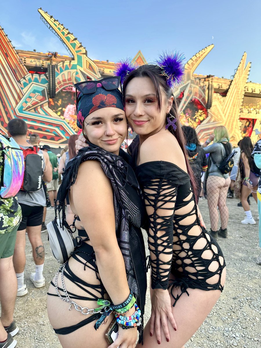 lill_kayy's tweet photo. homie appreciation post ❤️‍🔥🥺

LL wouldn’t of been the same with out the most amazing people in my life. https://t.co/VvDkB8PRsB
