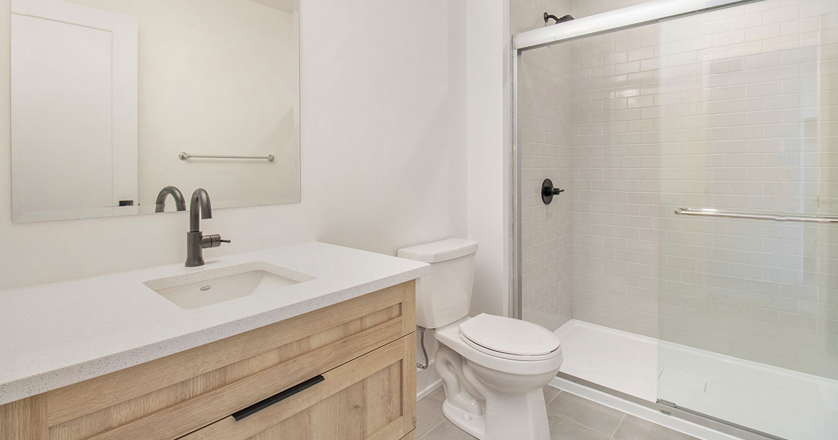 SPOTLIGHT 💫  Move-in Ready Townhome in Embrun
Move in fast into this gorgeous home with upgrades throughout!
The Stanley II, lot C11 in Place St. Thomas $649,900

2135 sq. ft 
- Central air conditioning included
- Includes a gas fireplace
- Includes upgraded ensuite shower