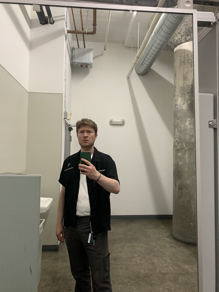 mcar94's tweet image. I’m excited to return to the stage on Saturday, 10/14 for the Richmond Revue at SF’s Bazaar Café!  I’ll be sharing the stage with fellow songwriters @bromf3 @MitchRocketSF &amp;amp; Miles Gordon.  Get ready for a night of original music, surprise collaborations, and autumnal cheer 🍂🍁