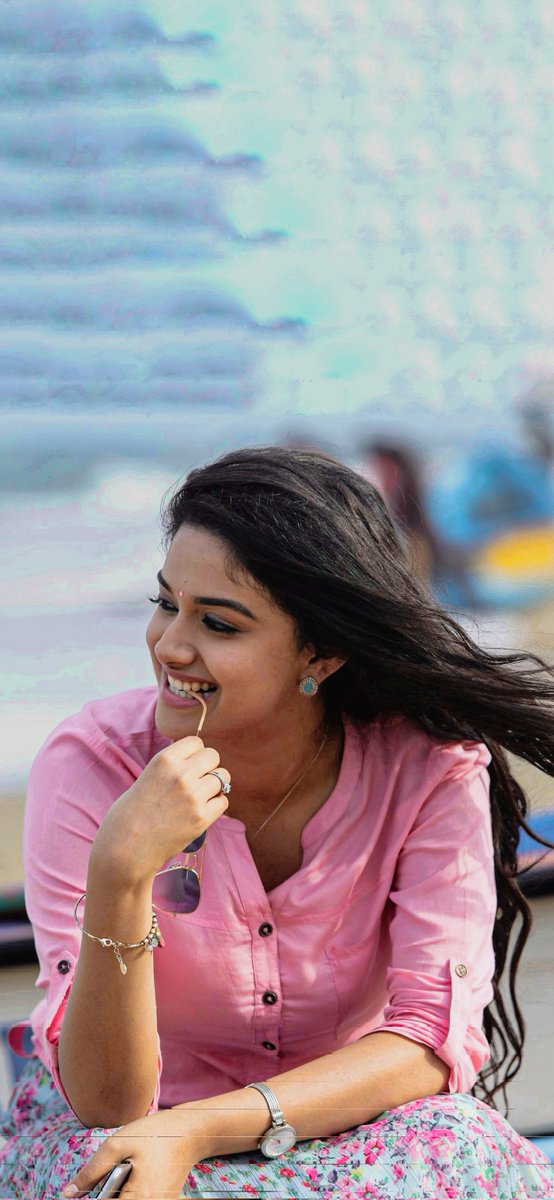 KeerthyAura's tweet photo. 7 years of #Remo 😘
The movie which make me die hard fan of @KeerthyOfficial 💝
#KeerthySuresh https://t.co/EgzSjVSoEC