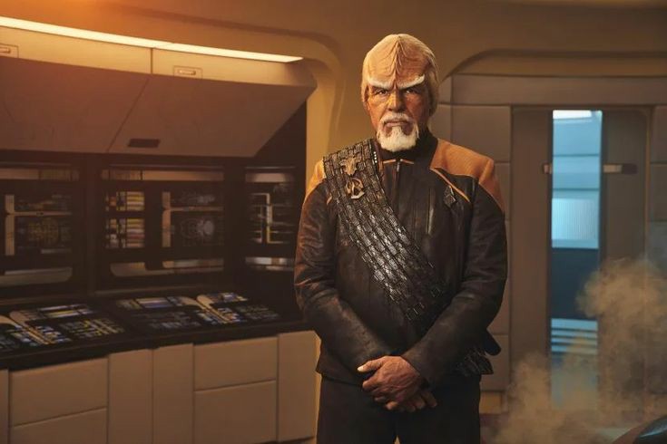 davidmcgeoch9's tweet photo. This man just exudes coolness @StarTrek https://t.co/GDXQ5L532O