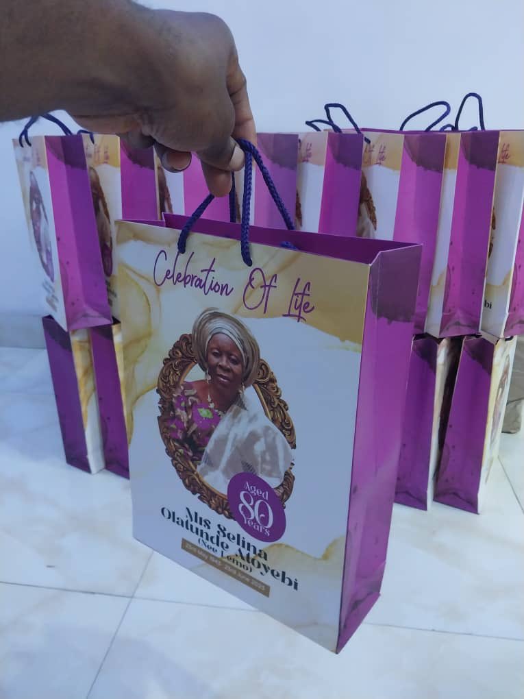Lea_Motifz's tweet photo. PRODUCT DESCRIPTION: BURIAL SOUVENIR PACKAGE (CUSTOMISED A4-SIZE BAG)

Connect with us and let’s give your event a good lift…..we are always happy to be of service 🤝

#printing #packaging #branding #product #design #promotion #rollupbanner #events #printingservice https://t.co/DBJ7QCv8n1