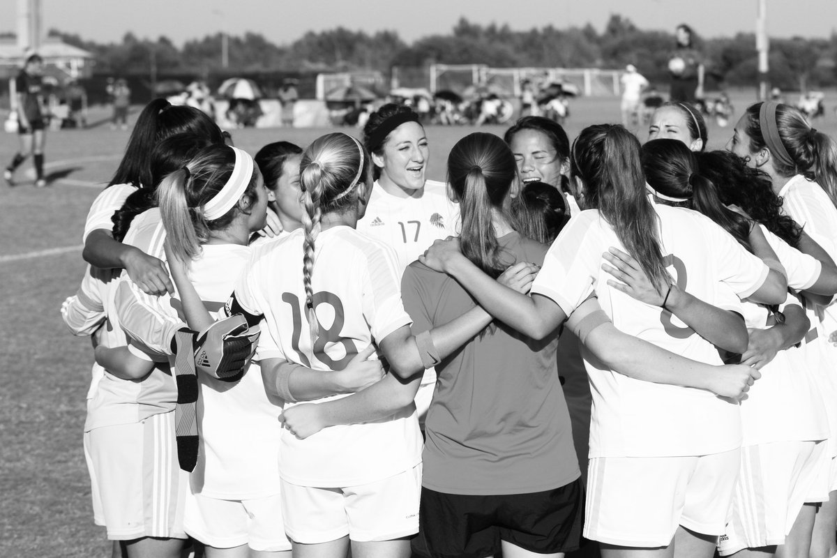 Coach_Nikola's tweet image. Last nights #USTWS Alumni Meetup 👏Fun seeing this group together again!!! Great team performance by @USTWSoccer as well! Thanks to @UST_AlumniHTX for the cool 🧢
#CeltCulture