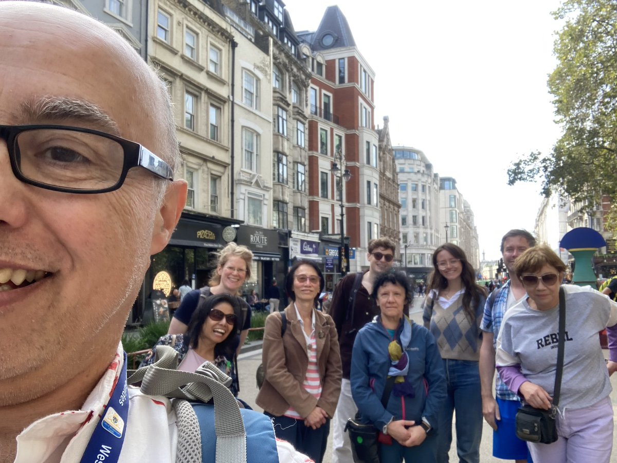 Out and about with @WminsterGuides colleagues for Local London Guiding Day
- when the 6 associations host a range of free walks.  Well done to the guest who is planning to do 3 of the 6 today. 🚶🏽‍♂️