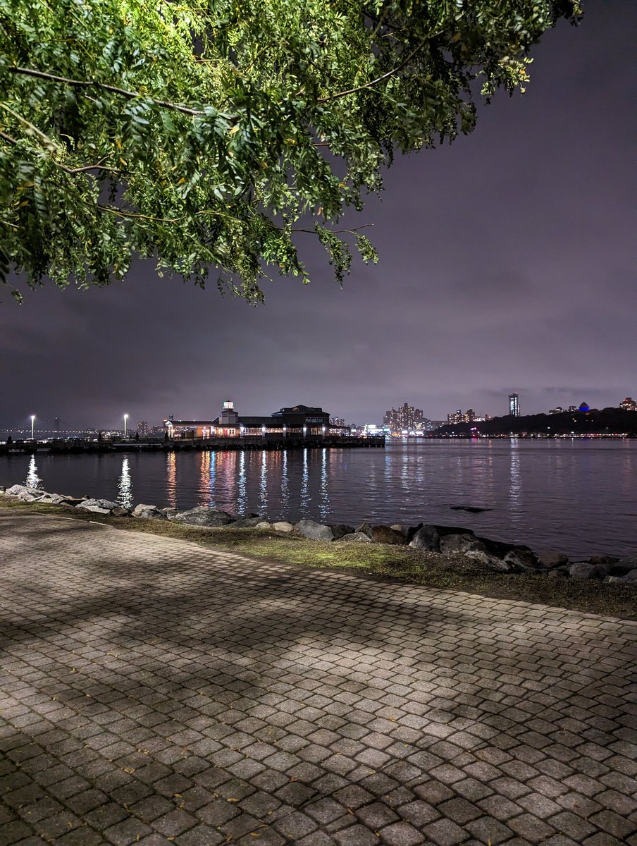 lukey_reed's tweet photo. Calm and cool nights like this for the win. #relaxing https://t.co/H2Z4tT3jlN