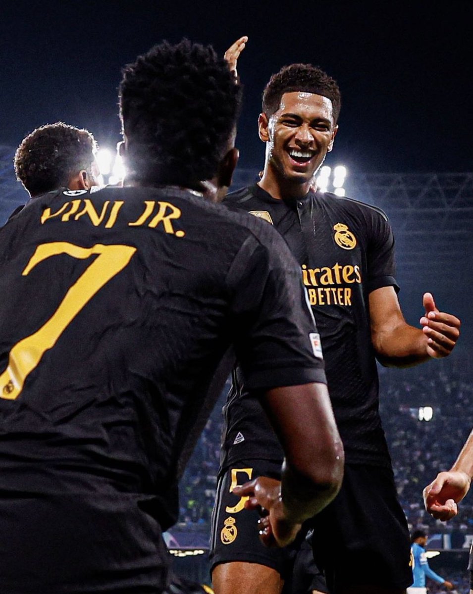 ⚪️🇧🇷 Vinicius: “Bellingham was born to play for Real Madrid, that’s very clear”.

“I hope we will play together for many years as we are all very happy to have him as teammate”.