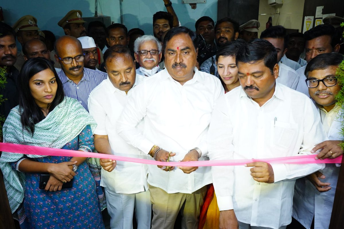 Collector_WGL's tweet photo. గౌరవ మంత్రి @EDRBRS, గౌరవ డిప్యూటీ చైర్మన్ తెలంగాణ రాష్ట్ర శాసన మండల సభ్యులు మరియు స్థానిక ఎమ్మెల్యే గార్ల తో కలిసి ఎంజీఎం హాస్పిటల్ లో 10.60 కోట్ల తో నూతనంగా ఏర్పాటు చేసిన న్యూన్ అత్యాధునిక ఎం.ఆర్.ఐ స్కానింగ్  కేంద్రం 1/1
@TelanganaCMO
@TelanganaCS
@BRSHarish
@TelanganaHealth https://t.co/VC0ILd5REd
