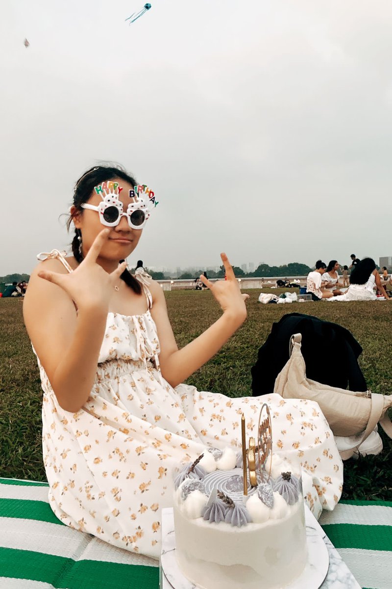 i dont usually do this but im finally universally known to be legal!! 🎂