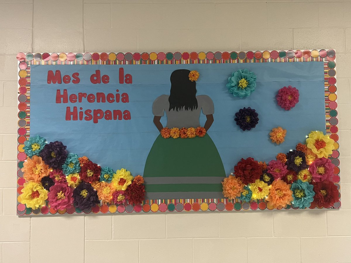 lehighsenior's tweet photo. Post #1: Hispanic Heritage Celebrations all week. 💙⚡️💙 #BoltLife #TimeToStrike #LehighSenior https://t.co/tyU1A5rokd