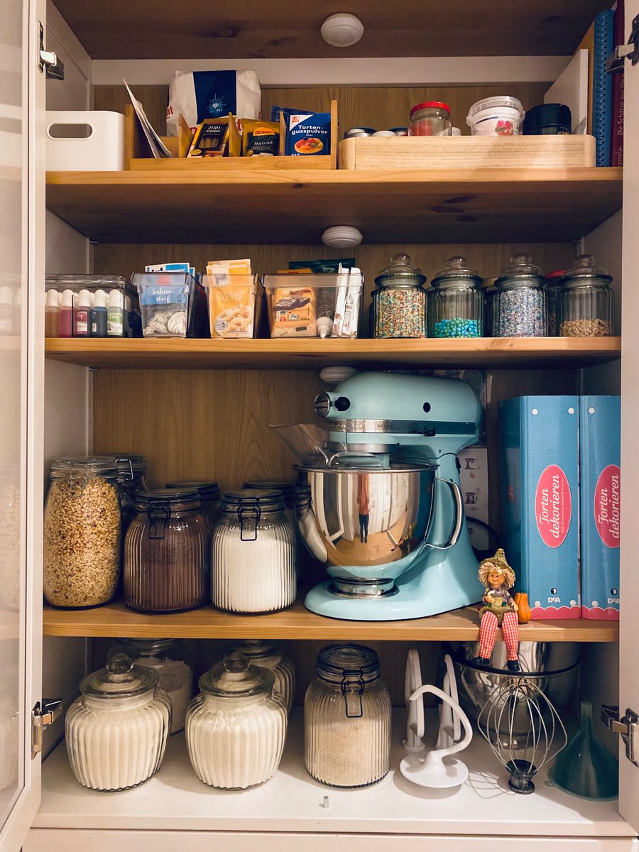 cakes4u's tweet image. Prepared and ready. Looking forward to the simple joys of holiday baking. Show us your baking foundation by sharing a photo of your essentials with #BakingBasics. Let&apos;s gear up for the holiday creations together!