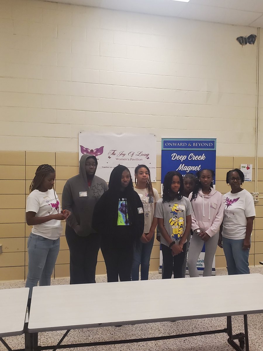 AWashington_RP's tweet photo. Our scholars brought the sunshine as the Community English language classes met, tutoring/safe harbor met, and Young Women Empowerment met, and filmed a commercial,and planned for our community garden. Greatness at the Creek.
@BCPS_OSC 
#180DayOfJoy 
@DeepCreekMSOne https://t.co/iiwXylUQEZ