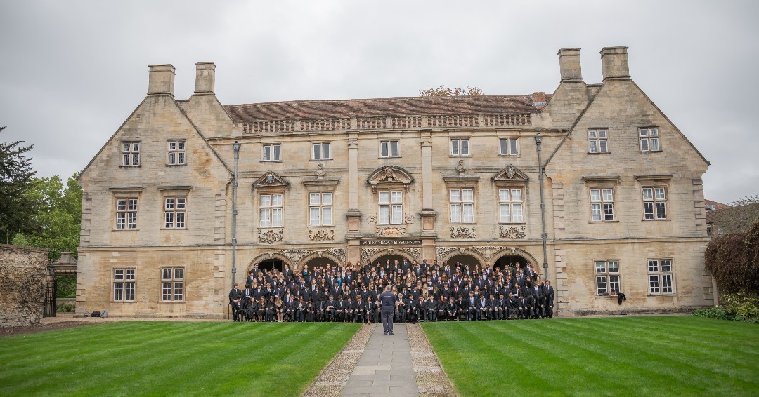 Cambridge_Uni's tweet photo. Matriculation ceremonies have been taking place all this week at #Cambridge! 😍 

Matriculation is when students are formally admitted to the membership of the University.

Here's some behind-the-scenes action from @magdalenealumni @ChurchillCol @CaiusCollege @StEdmundsCam https://t.co/7iIf7xQv5Q