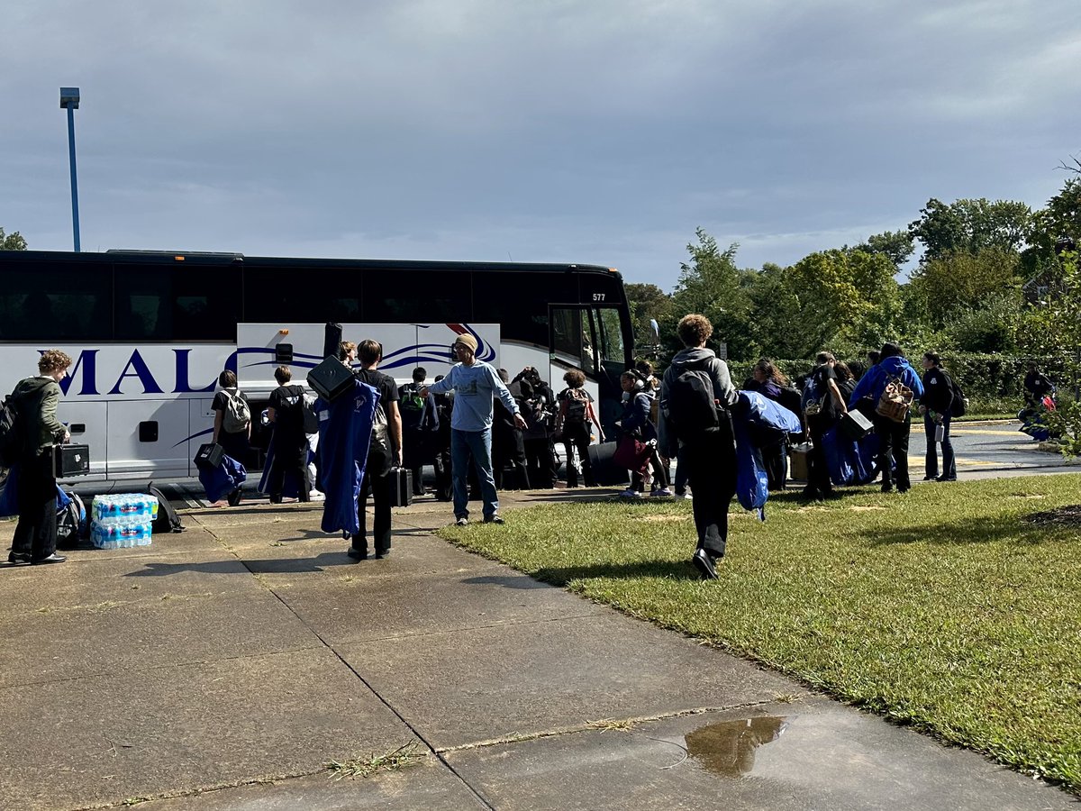 westpoband's tweet photo. Our Road Trip is kicking off! Super excited for #jmupoc
#letsgowestpo
#wolverineband
#colorguard
#percussion https://t.co/Q5bD0W0SWz
