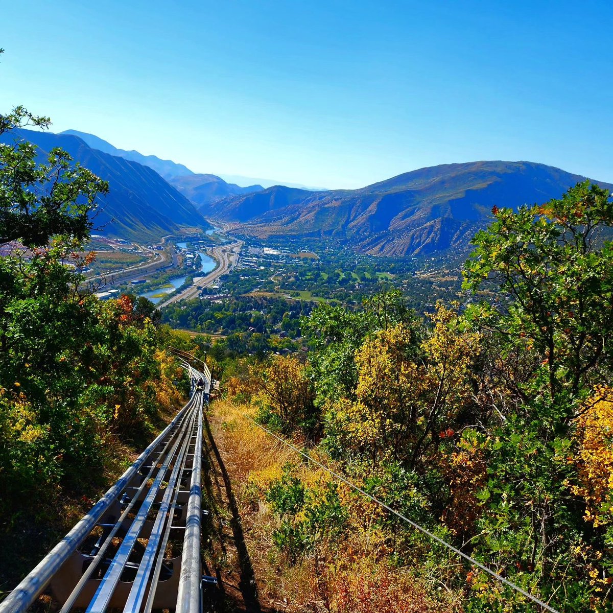 Best view for fall colors? From an Alpine Coaster of course! You won't miss a minute of fun and leaf peeping when you spend your weekend at Glenwood Caverns Adventure Park. Bonus: they are celebrating Oktoberfest! 
📷️: <a href="/sun_flower_710/">Rose Scherer</a>