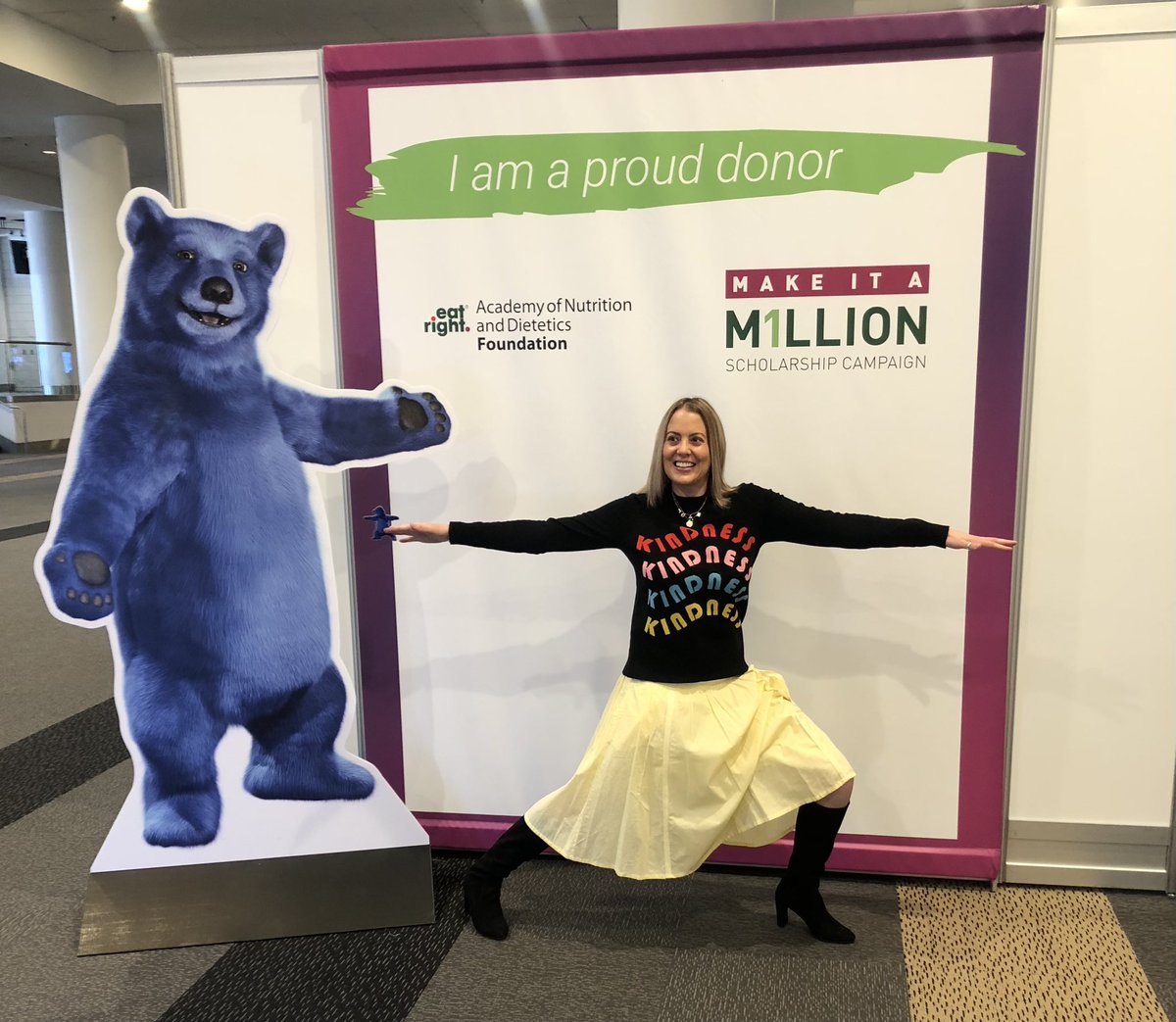 MoniqueRichard's tweet photo. FNCE attendees: Don’t forget to stop by the foundation and donate to the Make It A Million campaign #MakeIt1Million @eatrightFNCE @eatrightPRO virabhadrasana II with Mr. Blue Bear https://t.co/x1O0hQ0e7n