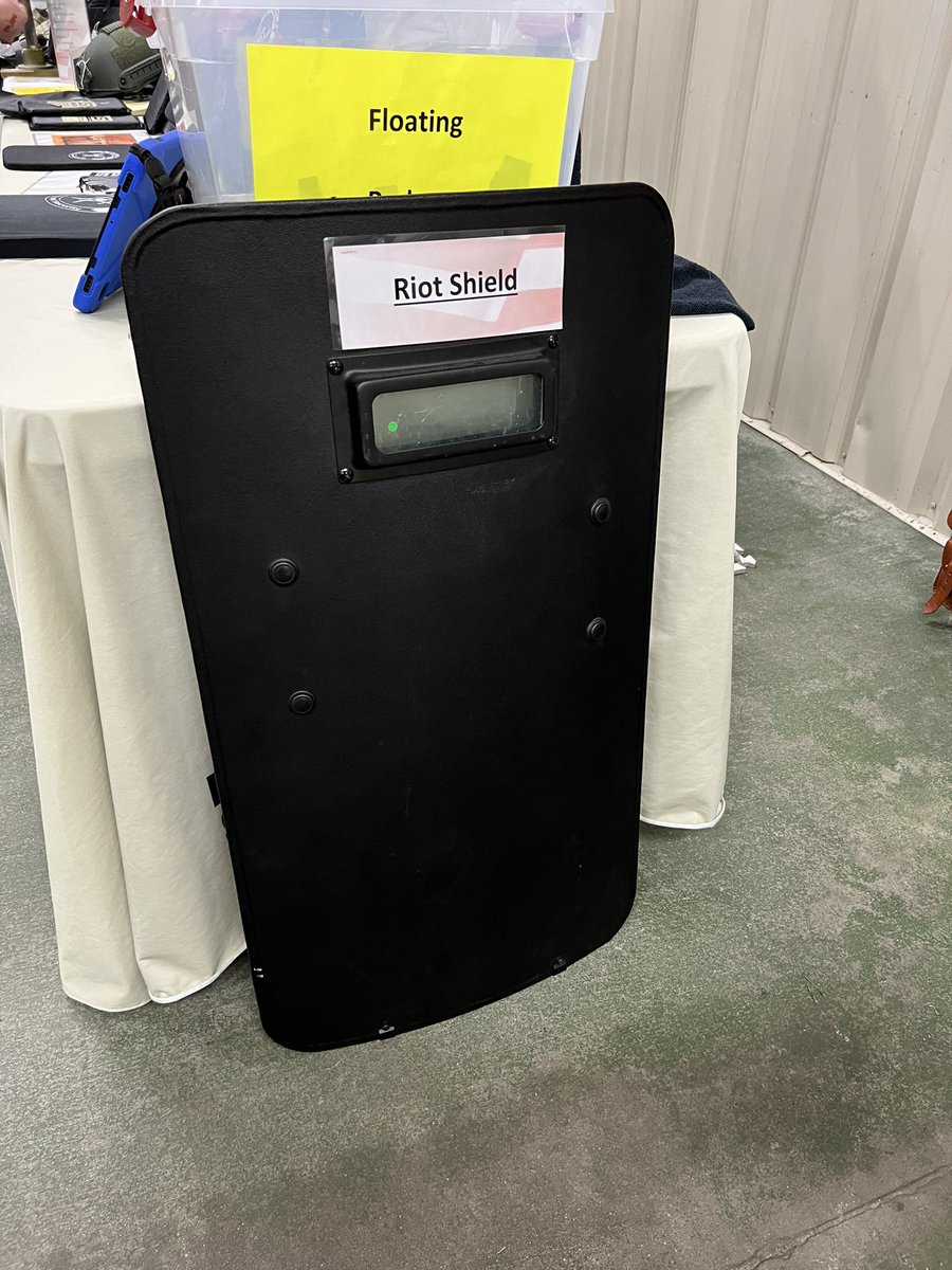 livingbyyyz's tweet photo. Quite the stuff at the Orlando Gun Show
#orlando #gunshow #floridagunshow https://t.co/39s1HUnRFb