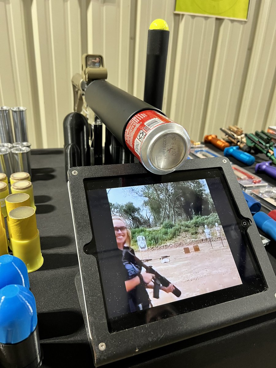 livingbyyyz's tweet photo. Quite the stuff at the Orlando Gun Show
#orlando #gunshow #floridagunshow https://t.co/39s1HUnRFb