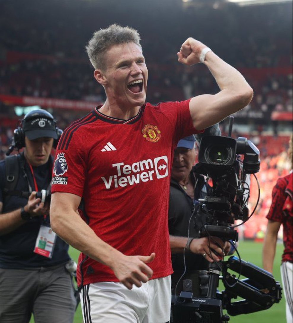 YanitedAz's tweet photo. Got there in the end, got to see more of garnacho now the impact he makes coming on is unreal! Also a weirdly good game for the evans and maguire partnership 🤔🤔🤔 https://t.co/R4AP4r5cPC