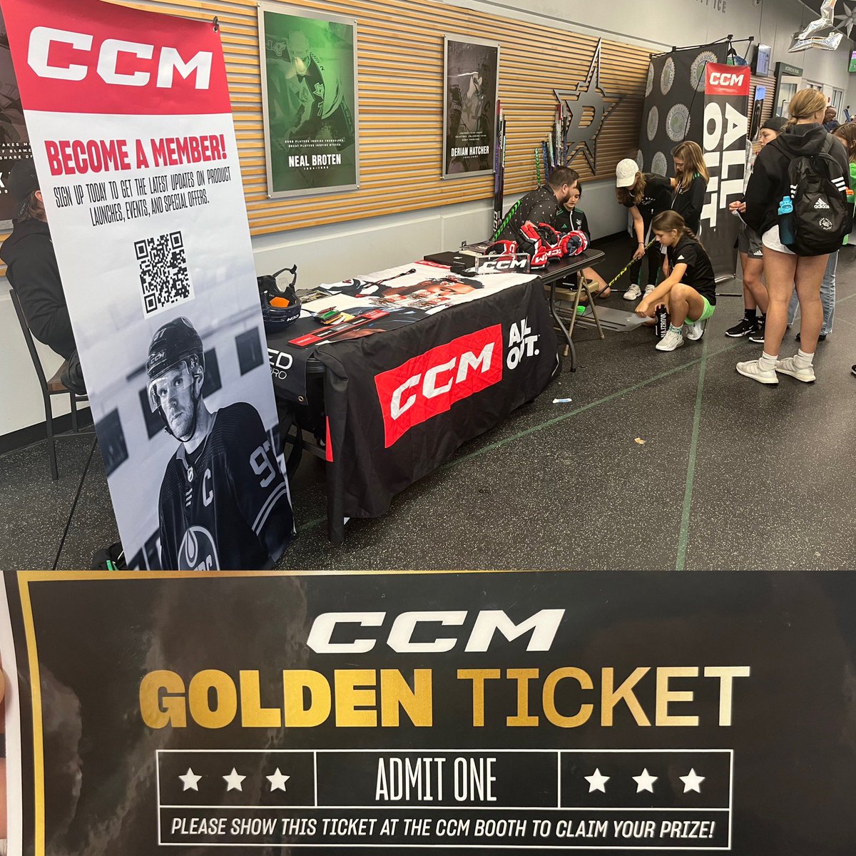 <a href="/CCMHockey/">CCM Hockey</a> is on site for the Dallas Invite @ Mansfield today with their stick-handling activation &amp; new product demos for the girls! Players should be on the lookout for 3 Golden Tickets hidden in Mansfield to win prizes. Tomorrow they will be on site at Nytex with 4 more 🎟️