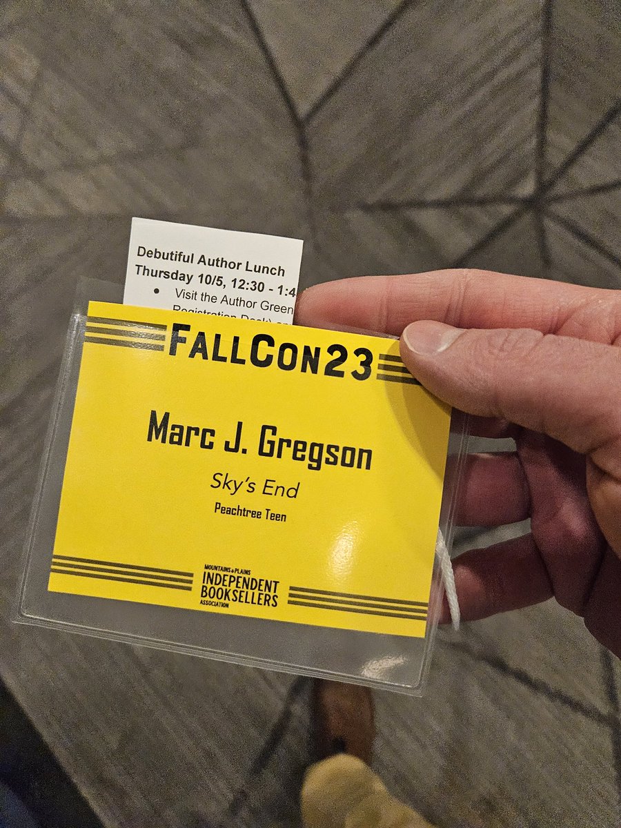 MJG_Write's tweet photo. Couple more photos from #fallcon https://t.co/L8u0jqjwgt
