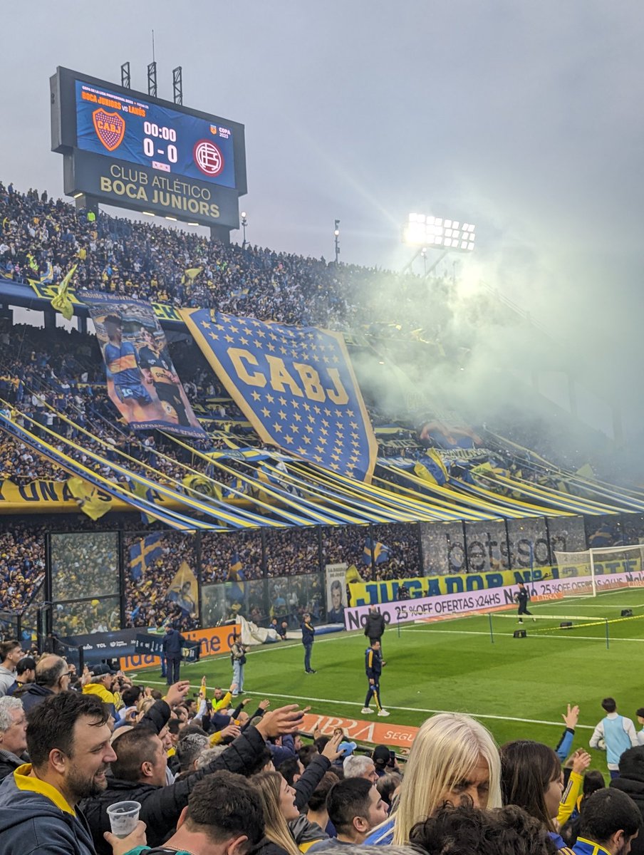 LiamKilborn85's tweet photo. An absolutely amazing trip 🇦🇷🇺🇾

Boca Juniors 🔵🟡
La Bombonera 🤯
Diego ✊ https://t.co/eBVrYvv5DG