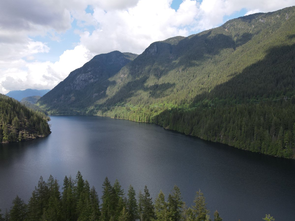 Buntzen Lake in Port Moody, British Columbia.
#mountains #scenery #BritishColumbia