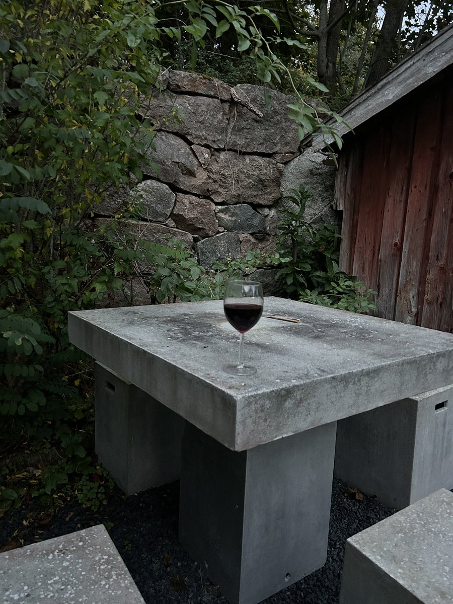 ljungan68's tweet photo. Skål 🍷 https://t.co/icz3YoD3kl