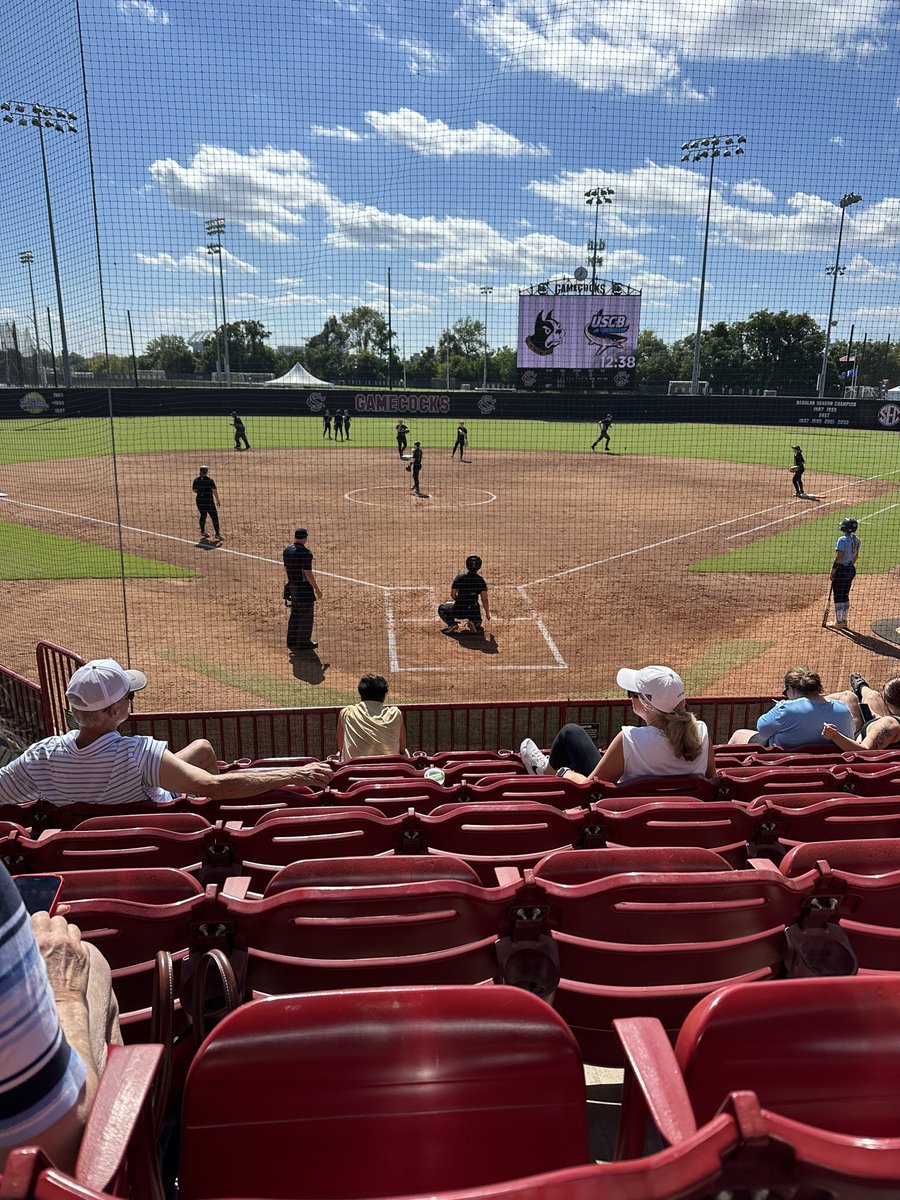 Here at USC watching <a href="/USCBSoftball/">Sand Shark Softball</a>, a beautiful day for some softball!