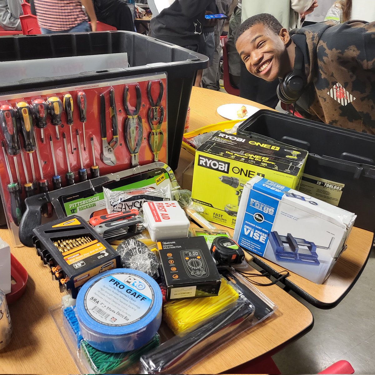 What's in the box? #BuildItWorkshop at #CarverHSES w/ #PhillyRoboticsCoalition and #FirstTechChallenge. We are #MastbaumAVTS #WeBuildTheFuture