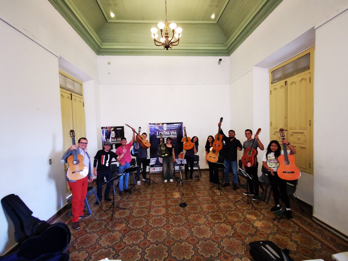 Acuerdaviva's tweet photo. Ya comenzamos la Fiesta de la guitarra clásica en El Salvador "A Cuerda Viva 2023". Les dejamos algunas instantáneas.
Gracias al patrocinio de #bancovi  @culturasv #fundacion_vijosa https://t.co/anERALlArV