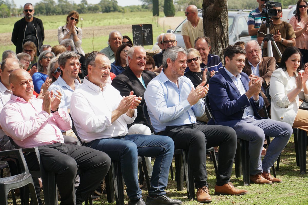 JoseLuisWalser's tweet photo. Siempre es un enorme placer volver a escuchar a una eminencia con lo es la profesora e historiadora Celia Vernaz, que nació y vivió durante treinta años en la antigua Administración de la Colonia San José y por iniciativa de la familia Perroni, la casa lleva su nombre https://t.co/YgxQoYIooV