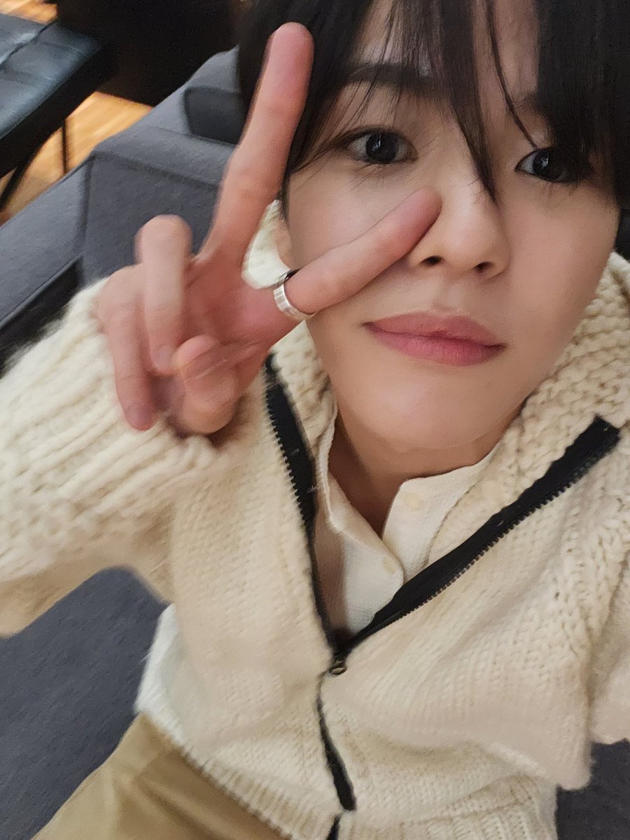 teuverse_id's tweet photo. [TRANS] 🦁
071023

Telat tapi met bobo Teumeee 😊🥰

@treasuremembers https://t.co/Nj9vWRdGnF