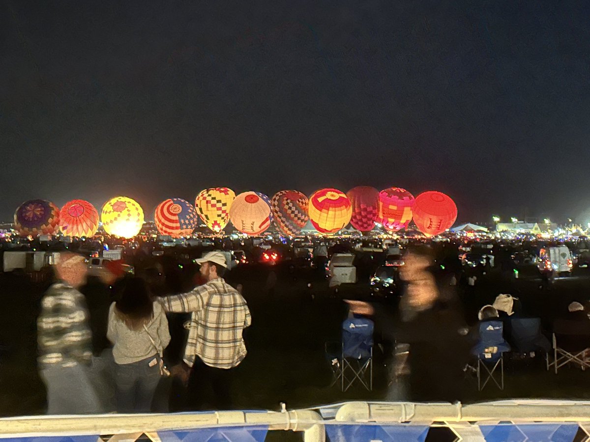 Sunnydmarch's tweet photo. Albuquerque International Balloon Fiesta 2023! Let’s go! #AIBF2023 https://t.co/UZ2U7aQx6x