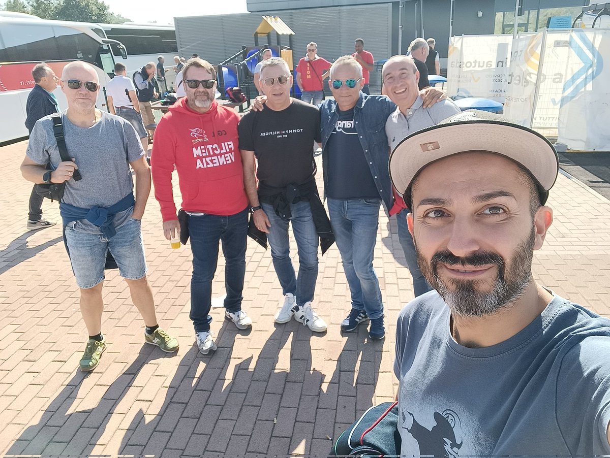 FilctemVe's tweet photo. 🙋‍♂️ #Filctem presente

#duriibanchi

🟥💪 https://t.co/dg795SZ7pp