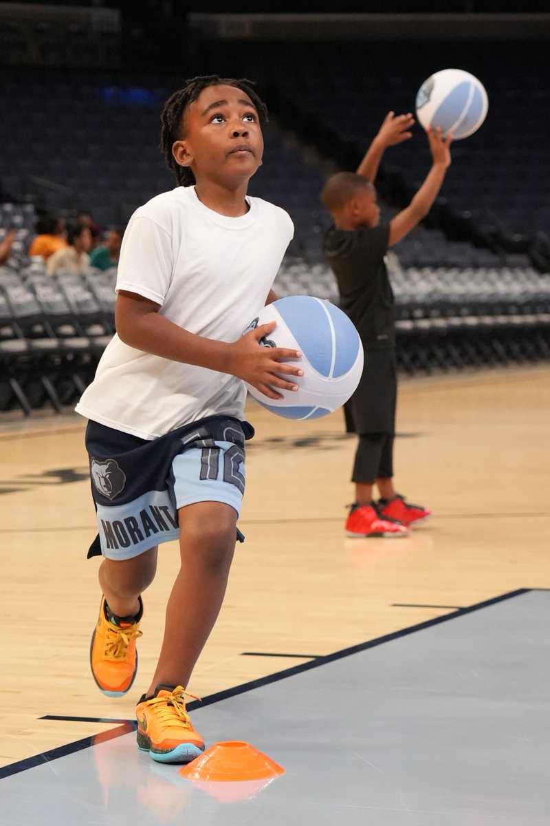 some weekend work this morning at @FedExForum see more camps presented by @Nike: nba.com/grizzlies/yout…