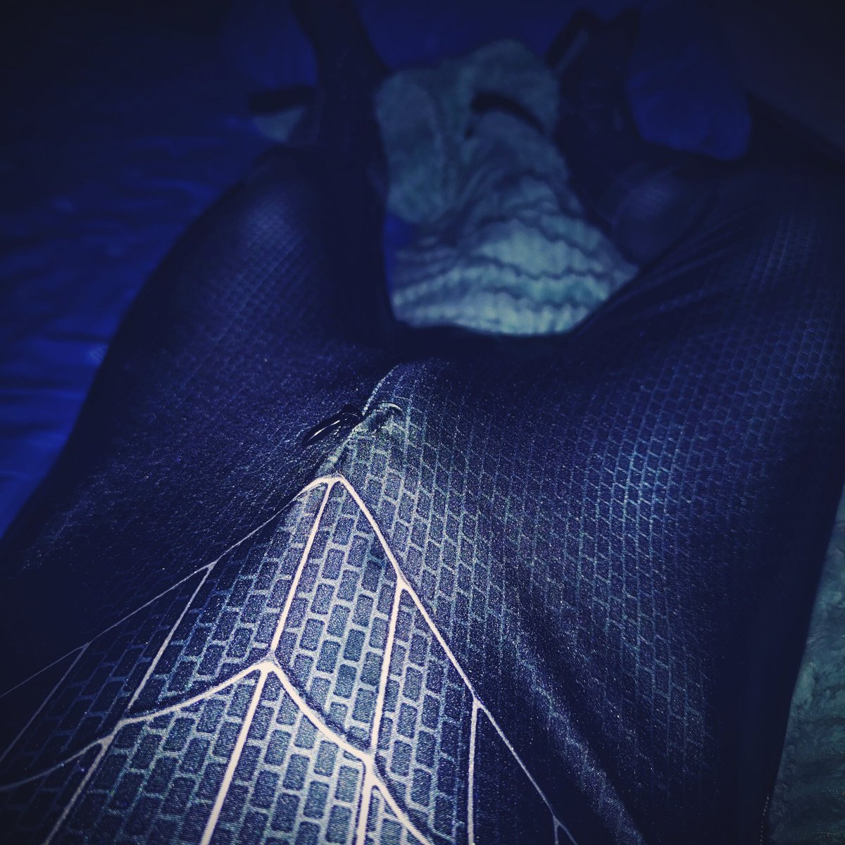 在宿舍快喷了🥵🥵🥵#蜘蛛侠 #紧身衣 #0s #大学生