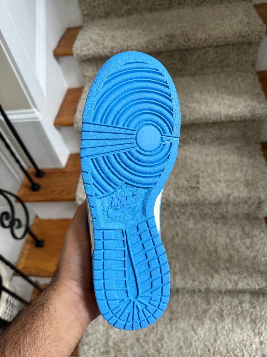 Sneaker News tweet media